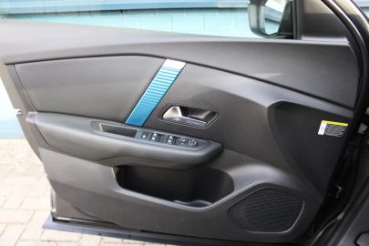Car image 37