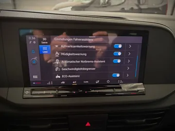 Car image 34