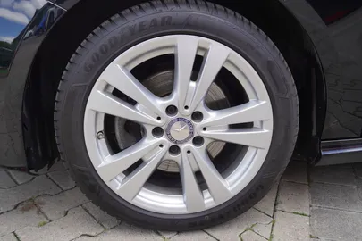 Car image 31