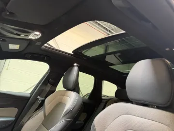 Car image 34