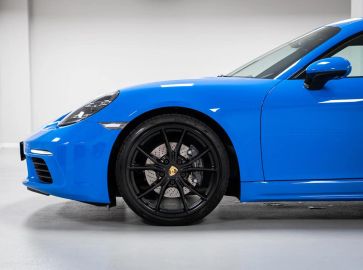 Car image 30