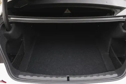 Car image 34