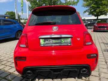 Car image 24