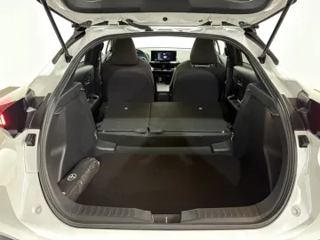 Car image 38