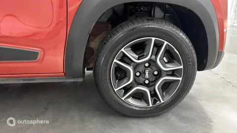 Car image 20