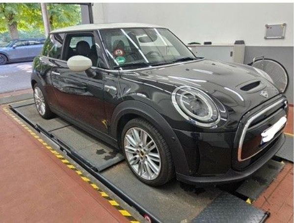 Mini Cooper SE Mini 135 kW image number 2