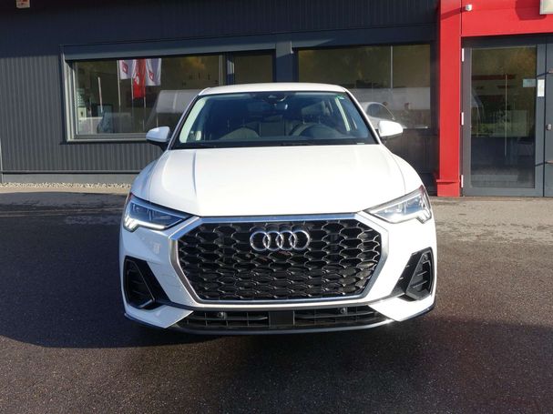 Audi Q3 45 TFSIe 180 kW image number 2