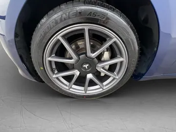 Car image 35
