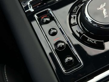 Car image 36