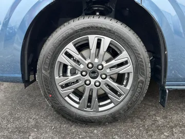 Car image 27