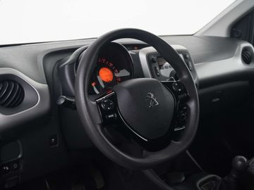 Car image 26