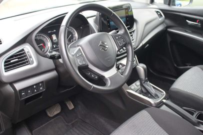 Car image 6