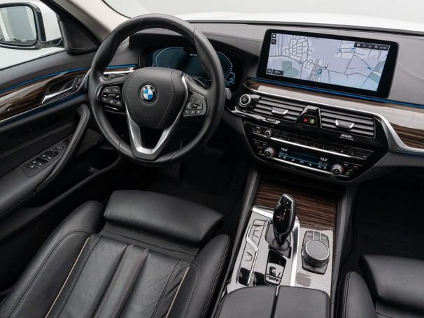 BMW 530 Touring Luxury Line 215 kW image number 28