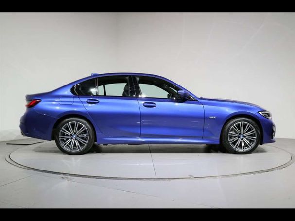 BMW 330 e M Sport 218 kW image number 2