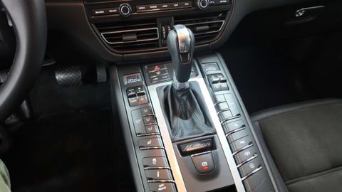 Car image 36