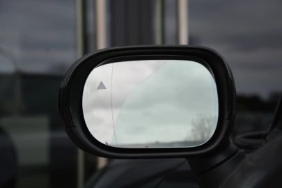 Car image 28