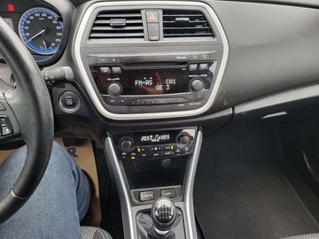 Car image 11