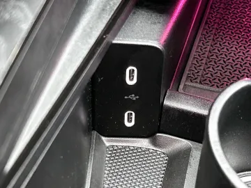 Car image 39