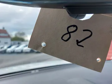 Car image 25