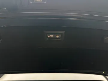 Car image 42