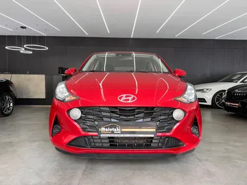 Car image 4
