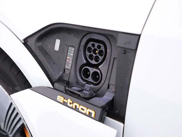 Audi e-tron 55 quattro Advanced 300 kW image number 28