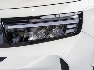 Car image 24