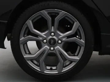 Car image 32