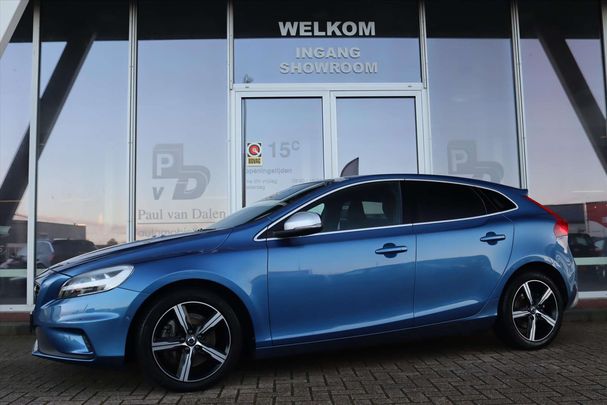 Volvo V40 T4 140 kW image number 1