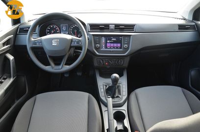 Car image 9