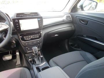 Car image 19