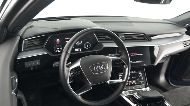 Audi e-tron 55 quattro Sportback 300 kW image number 3