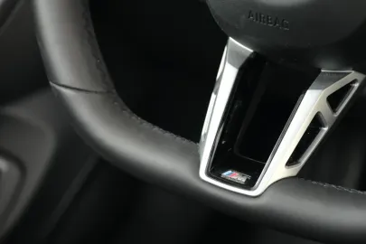 Car image 33