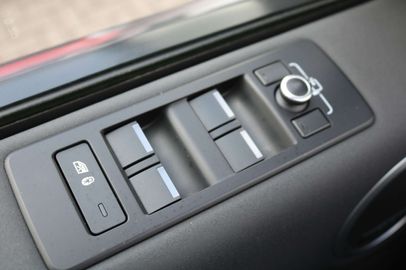 Car image 37