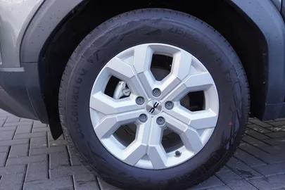 Car image 32