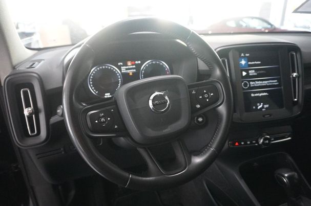 Volvo XC40 T3 115 kW image number 11