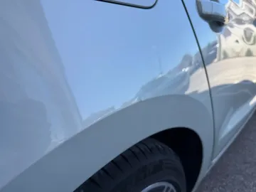 Car image 39