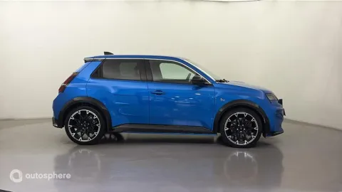 Car image 4
