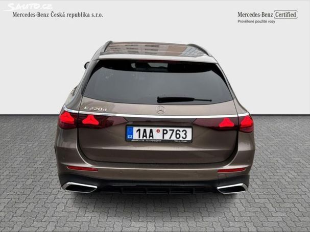 Mercedes-Benz E 220 d T 145 kW image number 3