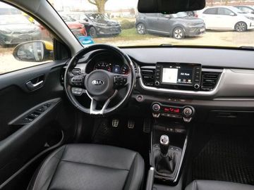 Car image 12