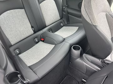 Car image 28