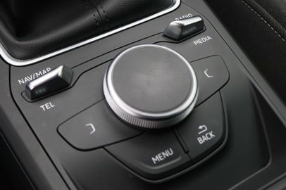 Car image 37