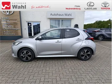 Car image 4