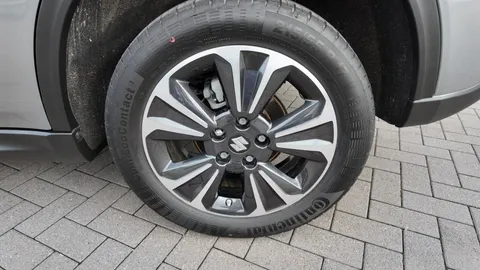 Car image 32