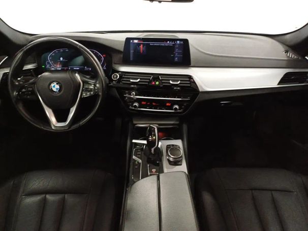 BMW 520i Touring 135 kW image number 9