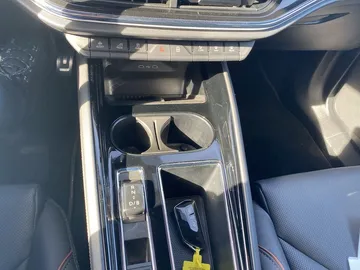 Car image 29