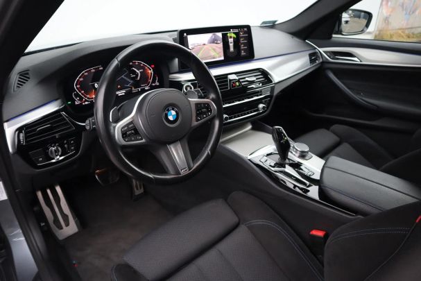 BMW 520d Touring xDrive 140 kW image number 6