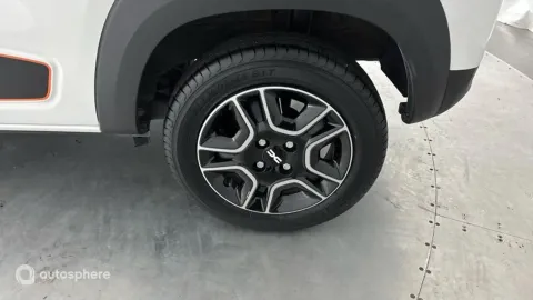 Car image 20