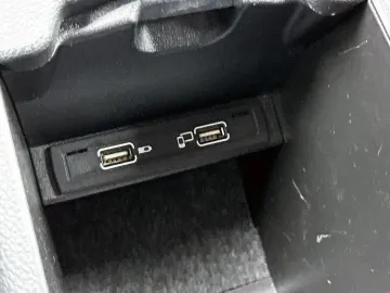 Car image 44