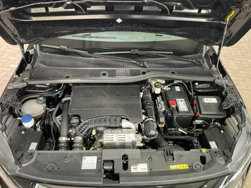 Car image 37